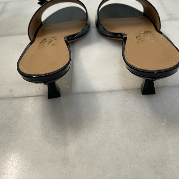 Salvatore Ferragamo Ginostra Sandals. Women’s size 9. NWT/NIB. - Picture 11 of 12